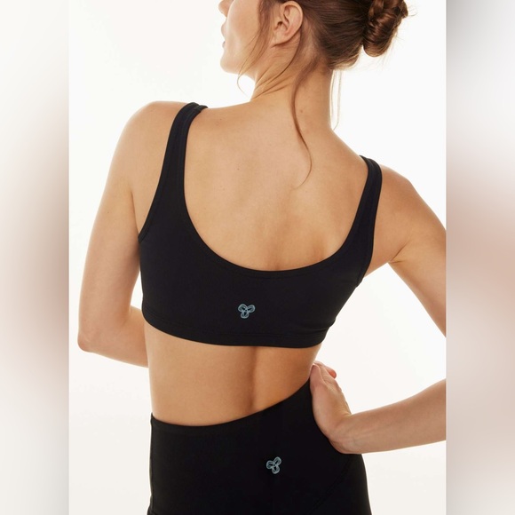 TnAction
TnaSLICK™ Rib Mini Bra Top - Picture 2 of 5